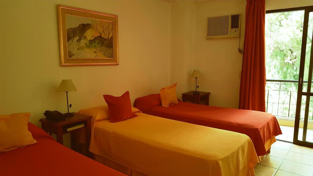 Hotel Altoparque